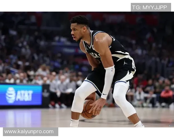 浓眉因小腿伤势缺席对阵雄鹿比赛连续第六场缺阵令人担忧